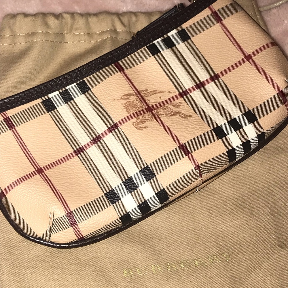Burberry Wristlet - Picture 5 of 8